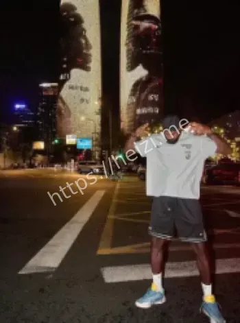 詹姆斯成都双子塔